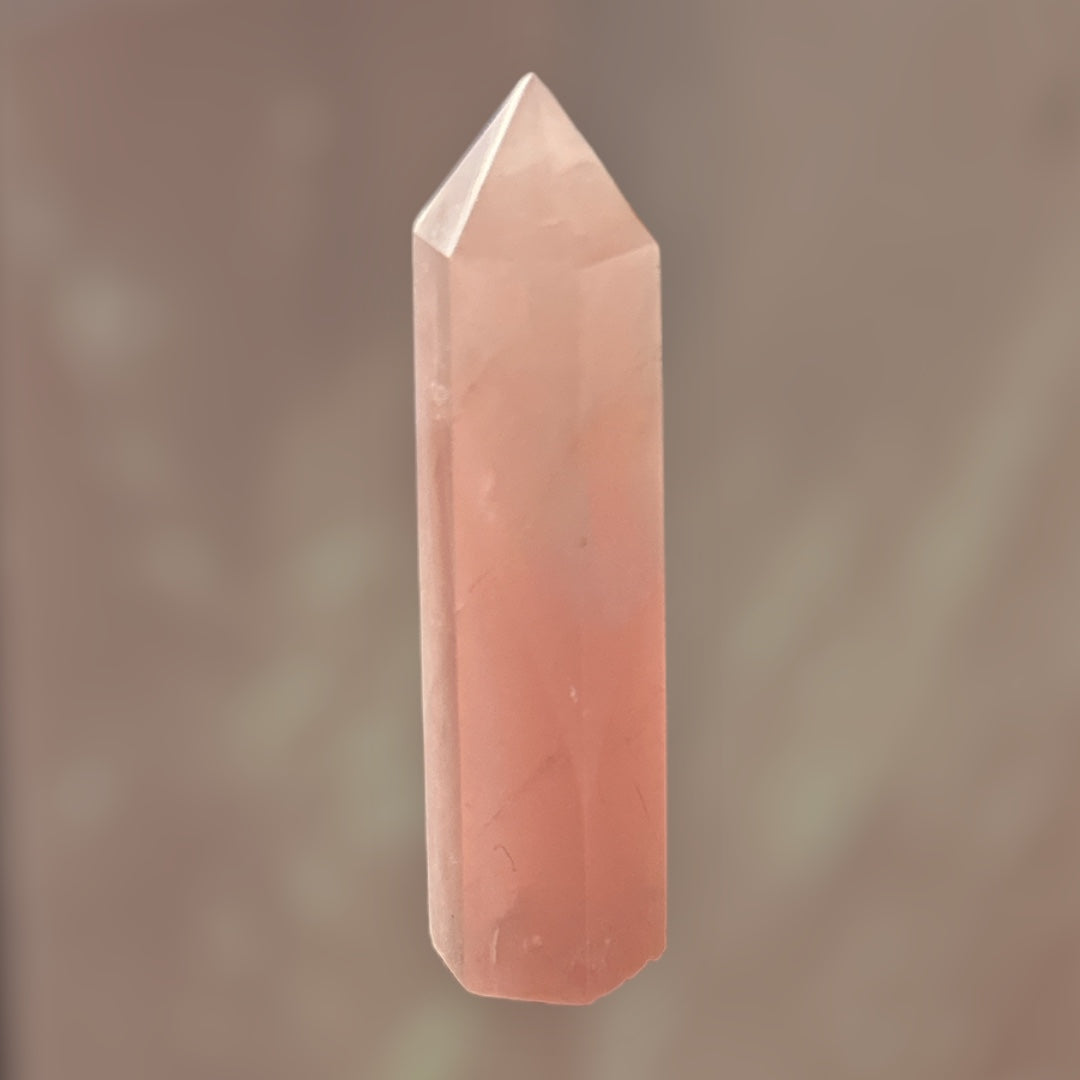 Obélisque en quartz rose